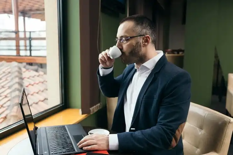 Guia para Escolher a Melhor Cafeteira para Uso Empresarial